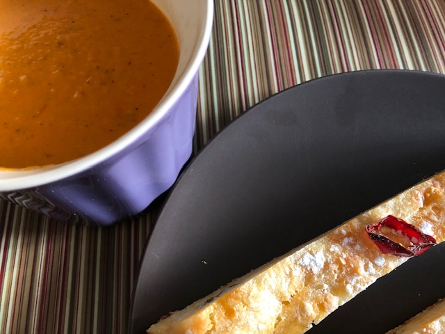 tomato soup and bread